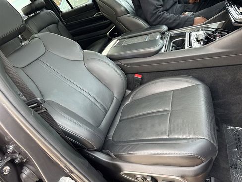 Used 2022 Jeep Wagoneer Series III w/ Premium Group I image 24