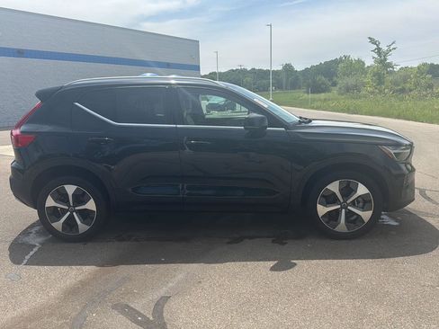 Used 2023 Volvo XC40 B5 Plus w/ Climate Package AWD/4WD image 6