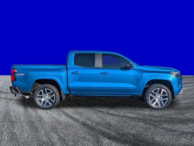 Used 2023 Chevrolet Colorado Z71 w/ Z71 Convenience Package 2 AWD/4WD image 3