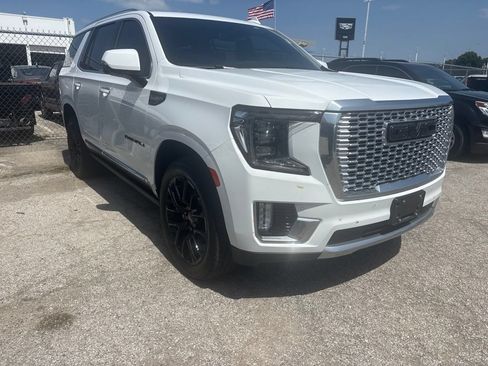Used 2023 GMC Yukon Denali AWD/4WD image 2