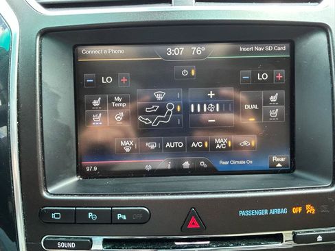Used 2016 Ford Explorer Platinum AWD/4WD image 26