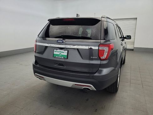 Used 2016 Ford Explorer XLT w/ Equipment Group 202A AWD/4WD image 7