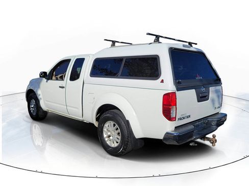 Used 2014 Nissan Frontier SV image 4