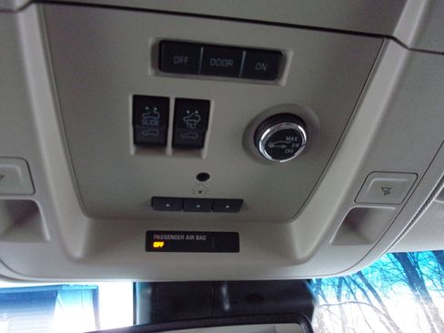 Used 2019 GMC Yukon XL SLT w/ Open Road Package image 30