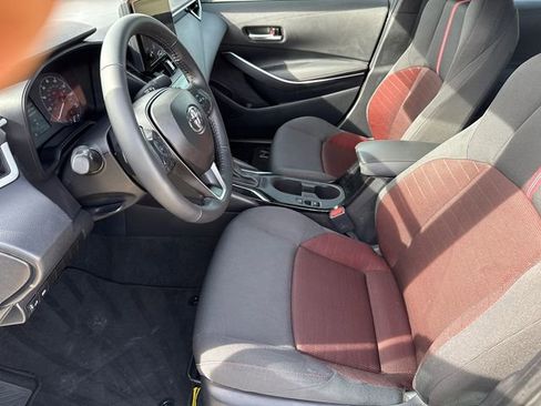 Used 2025 Toyota Corolla SE image 18