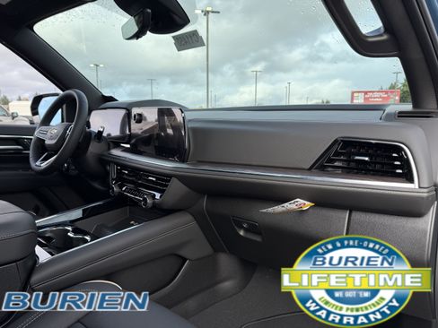 New 2026 Chevrolet Suburban Premier image 19