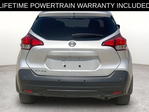 Used 2020 Nissan Kicks S FWD image 5