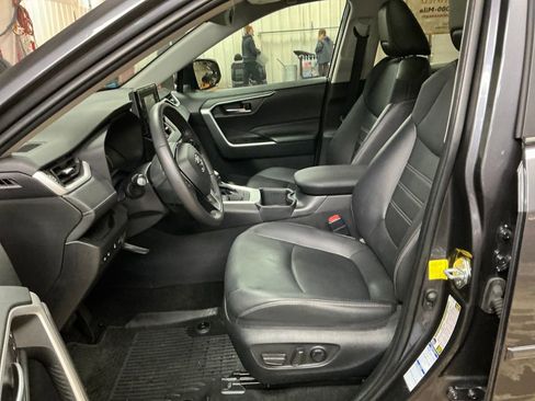 Certified 2022 Toyota RAV4 XLE Premium image 9
