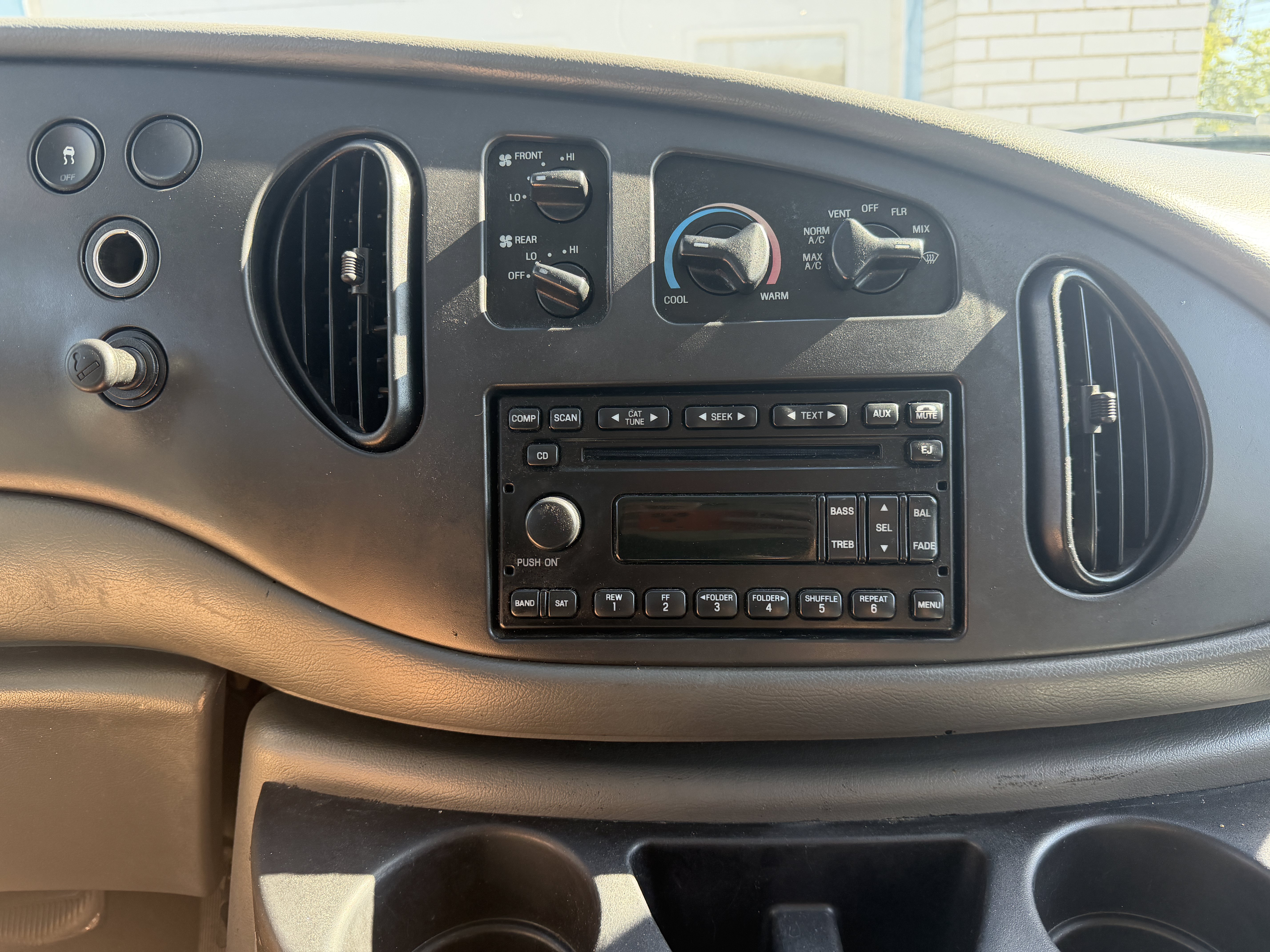 Used 2008 Ford E-350 and Econoline 350 XL RWD image 22