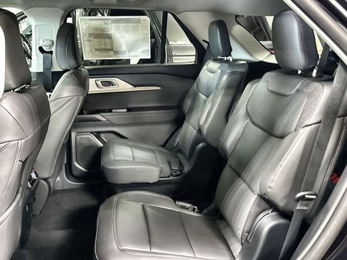 New 2026 Ford Explorer Active w/ Active Comfort Package RWD image 25