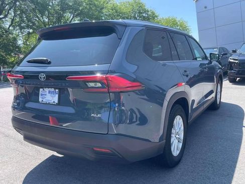 Used 2024 Toyota Grand Highlander AWD image 7