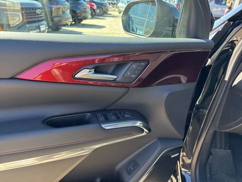 Used 2024 Chevrolet Traverse RS w/ LPO, Floor Liner Package AWD/4WD image 18