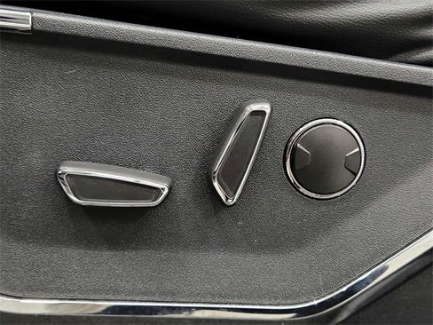 Used 2022 Ford F150 Lariat w/ Equipment Group 502A High image 29