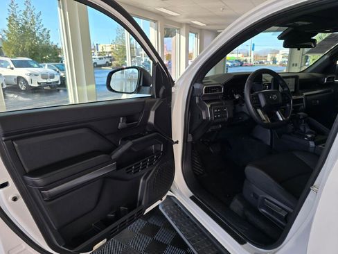 Used 2025 Toyota 4Runner SR5 image 18