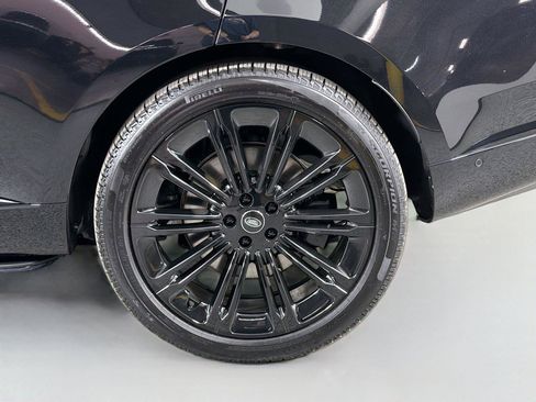 Certified 2025 Land Rover Range Rover SE AWD/4WD image 31
