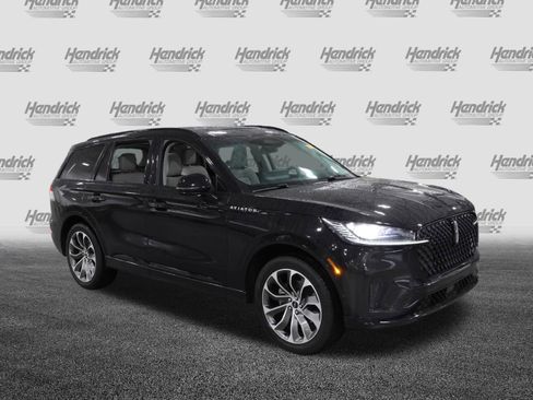 Used 2025 Lincoln Aviator AWD w/ Jet Appearance Package image 2