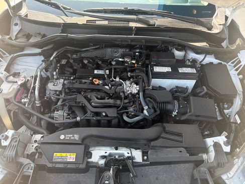 Used 2022 Toyota Corolla Cross XLE w/ Convenience Package AWD/4WD image 13