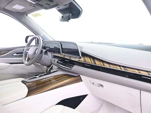 Used 2022 Cadillac Escalade ESV Premium Luxury Platinum AWD/4WD image 24