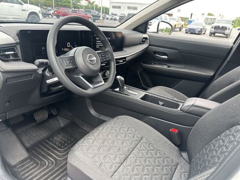 Used 2025 Nissan Kicks SV AWD/4WD image 22
