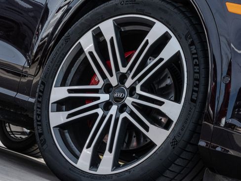 Used 2020 Audi SQ5 Prestige w/ Prestige Package image 9