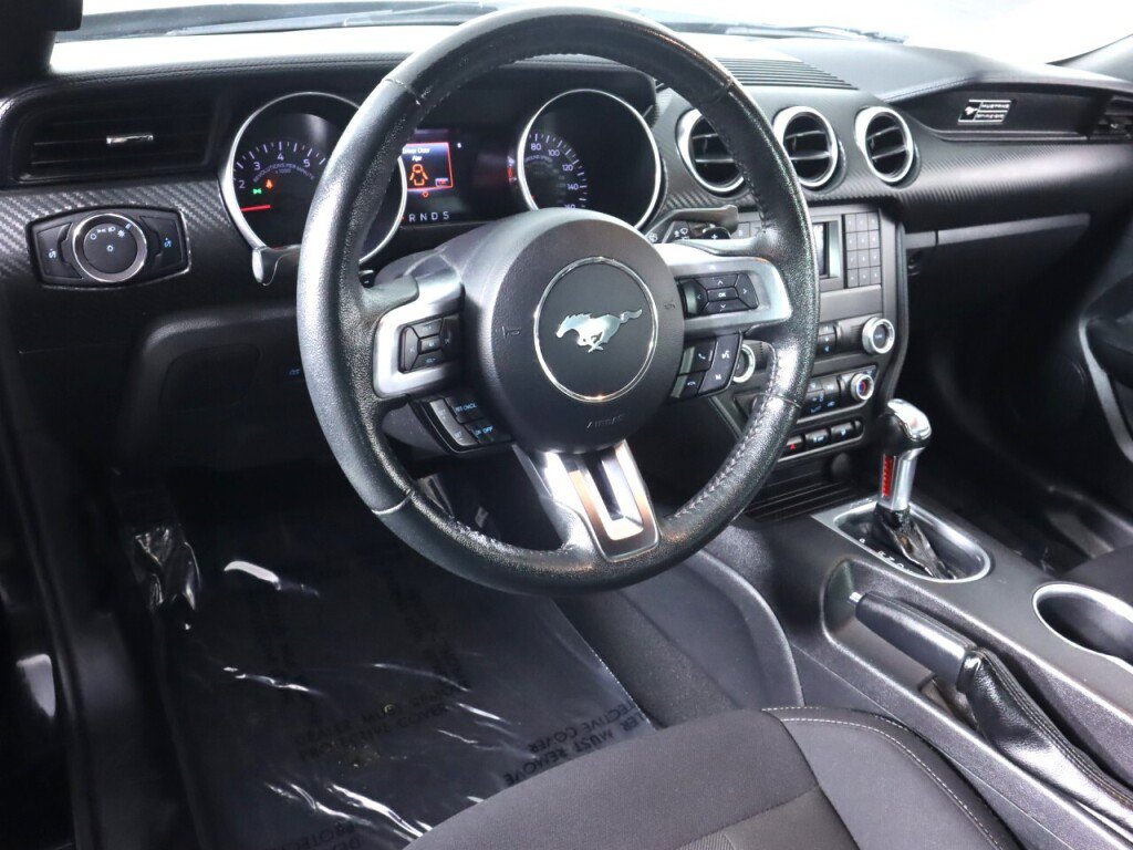Used 2020 Ford Mustang Coupe RWD image 9