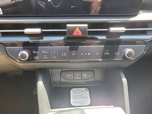 New 2026 Kia Sportage EX FWD image 32