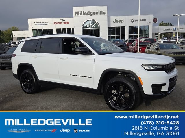 Used 2024 Jeep Grand Cherokee L Altitude RWD image 1