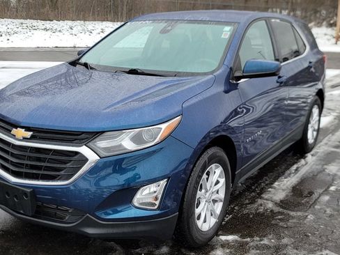 Used 2020 Chevrolet Equinox LT w/ Driver Convenience Package image 3