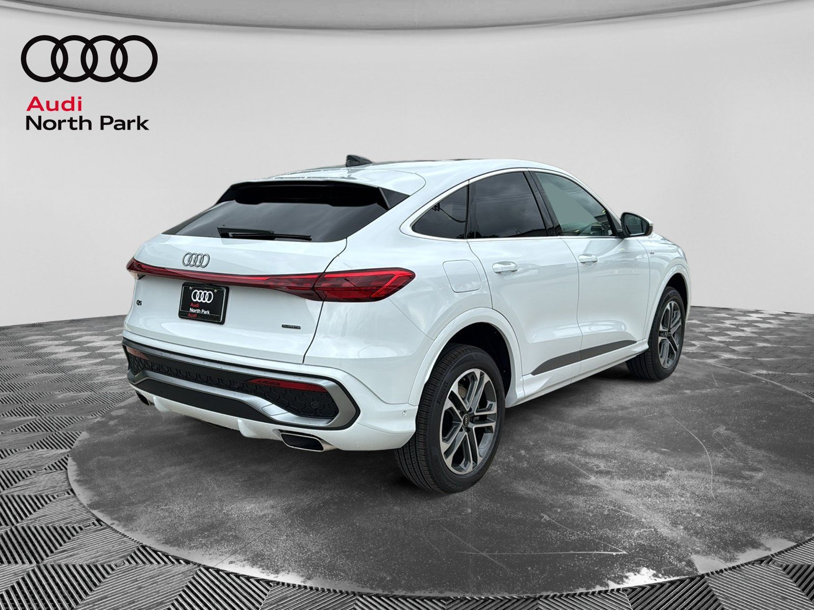 New 2026 Audi Q5 Premium Plus AWD/4WD image 7