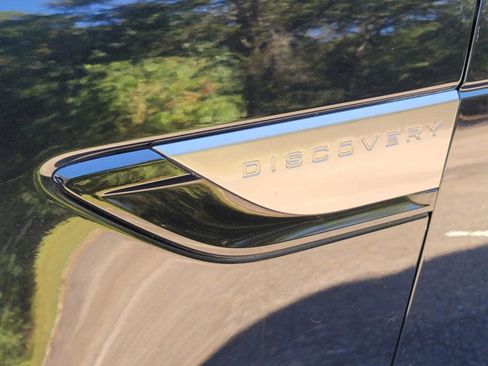 Used 2020 Land Rover Discovery SE image 37