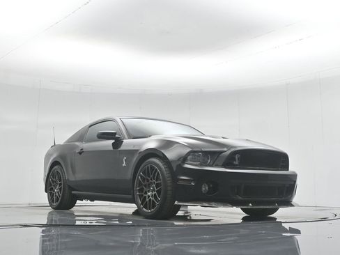 Used 2014 Ford Mustang Shelby GT500 w/ Equipment Group 821A image 44