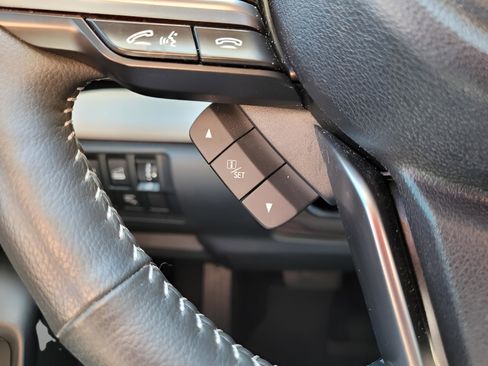 Used 2023 Subaru Forester Limited image 38