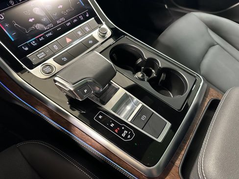 Used 2023 Audi Q8 Premium Plus AWD/4WD image 33
