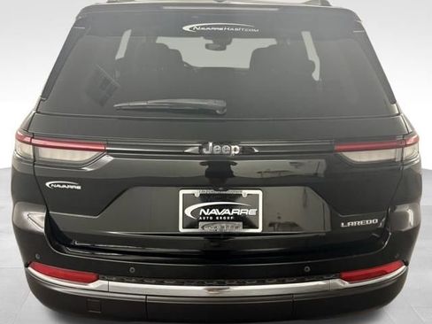 Used 2023 Jeep Grand Cherokee Laredo image 8