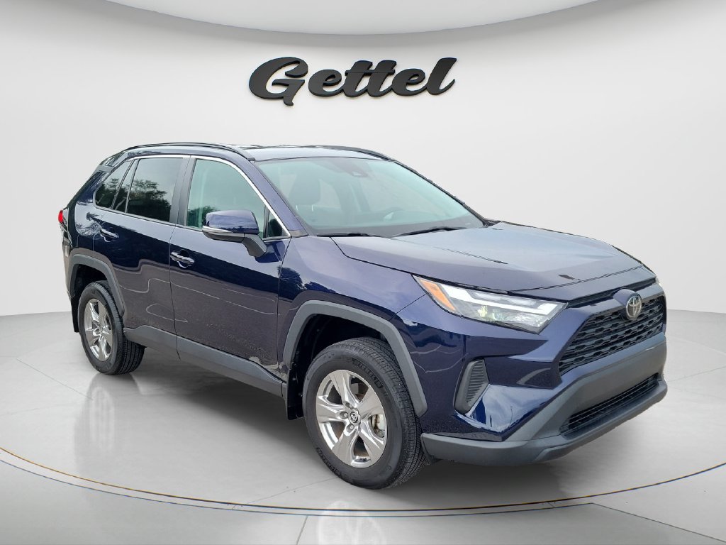 Used 2025 Toyota RAV4 XLE FWD image 3