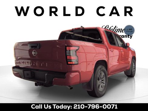 Used 2025 Nissan Frontier SV w/ SV Convenience Package RWD image 2