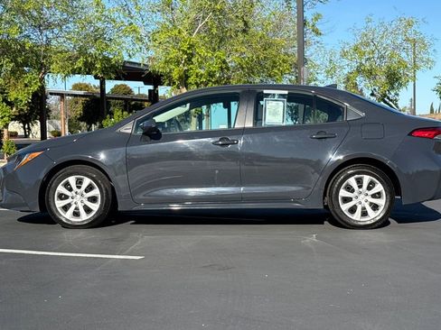 Used 2025 Toyota Corolla LE image 14