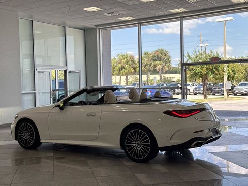 Certified 2024 Mercedes-Benz CLE 300 4MATIC Cabriolet image 25