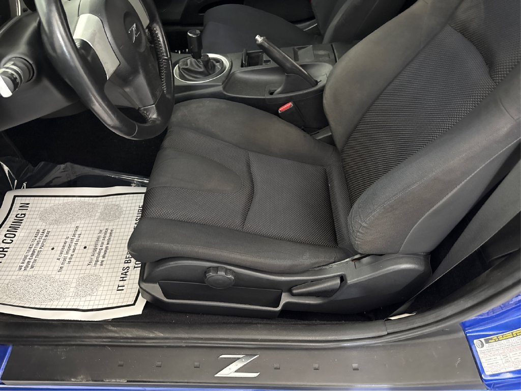 Used 2004 Nissan 350Z Coupe RWD image 29