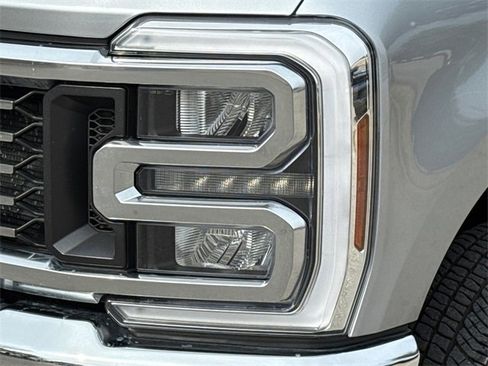 Used 2024 Ford F350 Lariat w/ Lariat Ultimate Package image 4