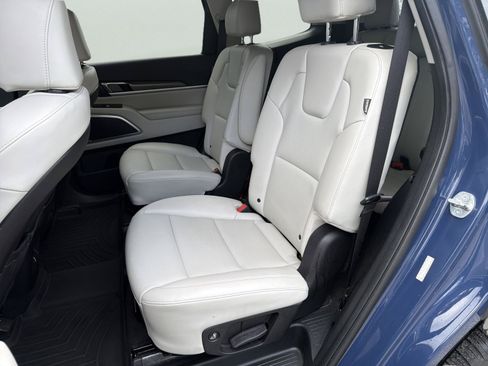 Used 2024 Kia Telluride S FWD image 23