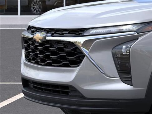 New 2026 Chevrolet Trax LS w/ LS Convenience Package FWD image 13