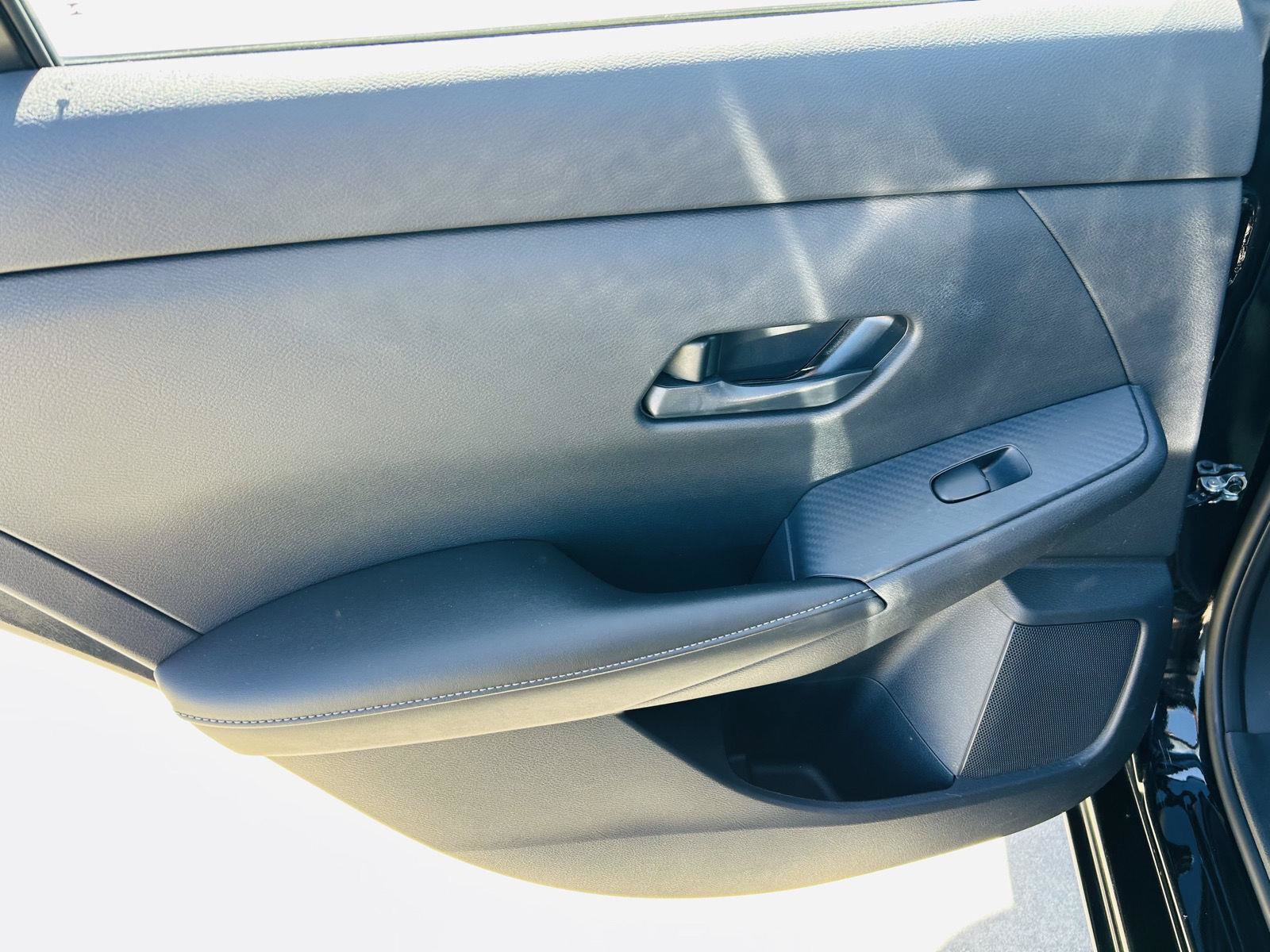 Used 2024 Nissan Sentra SV FWD image 22