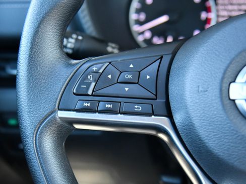 Used 2025 Nissan Sentra SV image 28