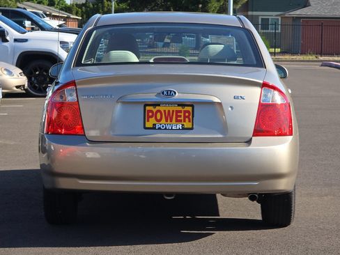 Used 2005 Kia Spectra EX FWD image 6