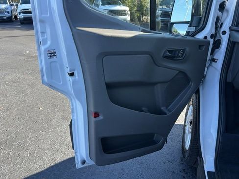 Used 2023 Ford Transit 350 XLT image 11