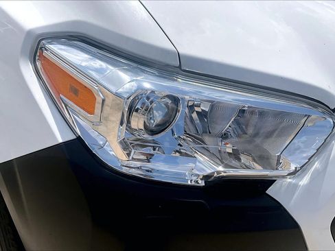 Used 2022 Toyota Tacoma SR RWD image 25