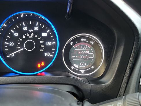 Used 2018 Honda HR-V EX image 10