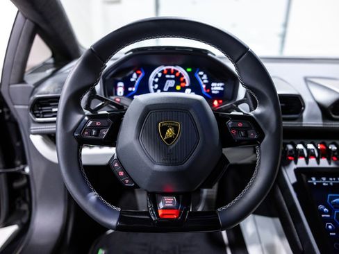 Used 2022 Lamborghini Huracan EVO RWD image 36