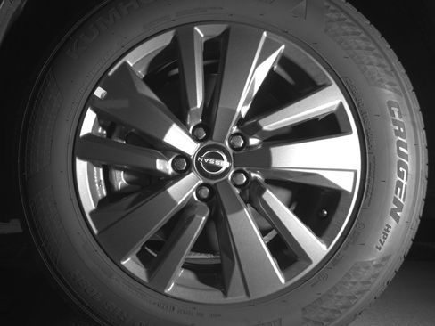 Used 2025 Nissan Pathfinder SV image 12